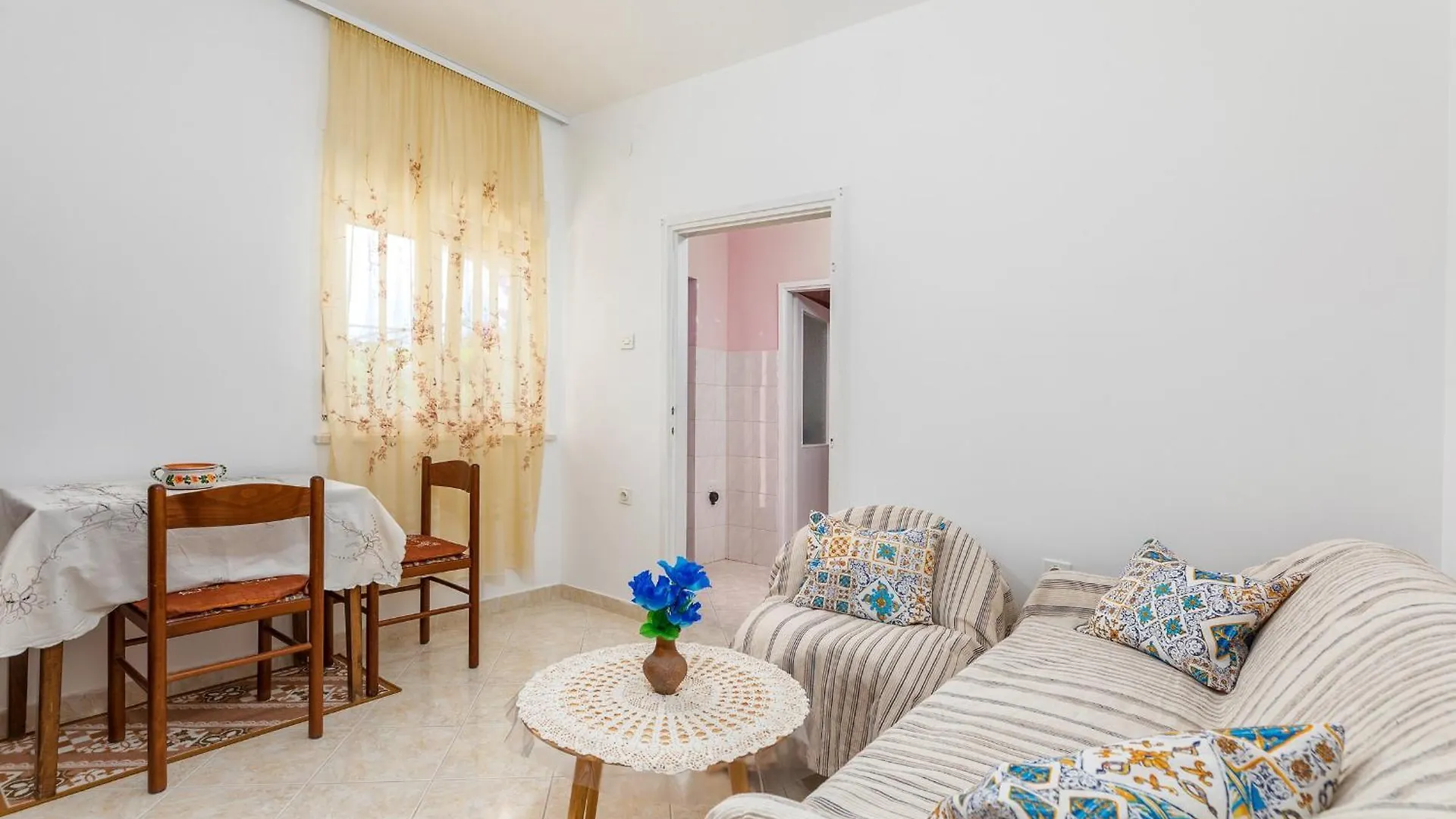 Apartment Desiree Pula 0*,